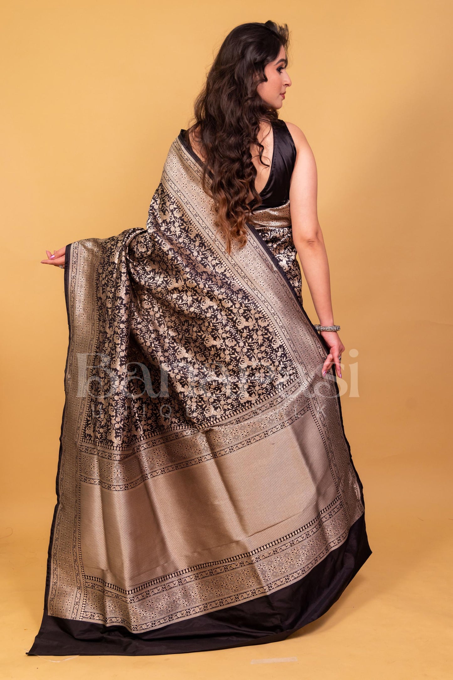 Black Pure Katan Silk Banarasi Handloom Saree - Tanchui Brocade